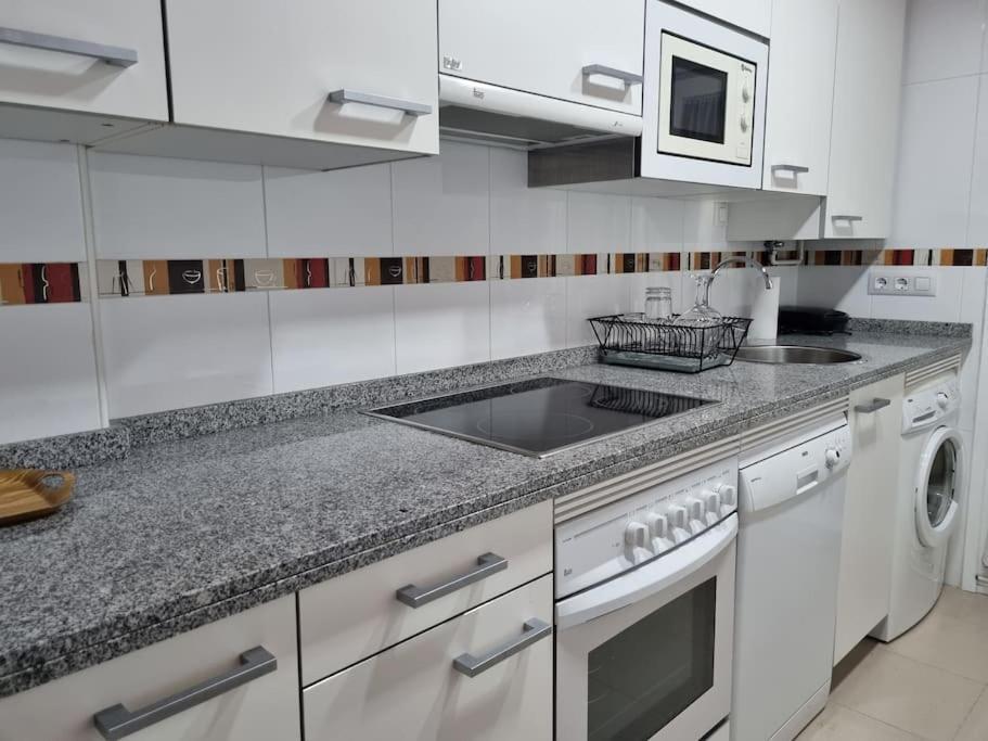 22A02 Moderno Apto Arriondas Apartment Luaran gambar